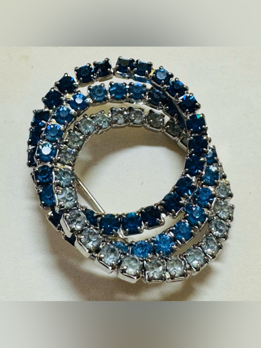 Blue Rhinestone circle brooch - Tri- Colored - Picture 4 of 7
